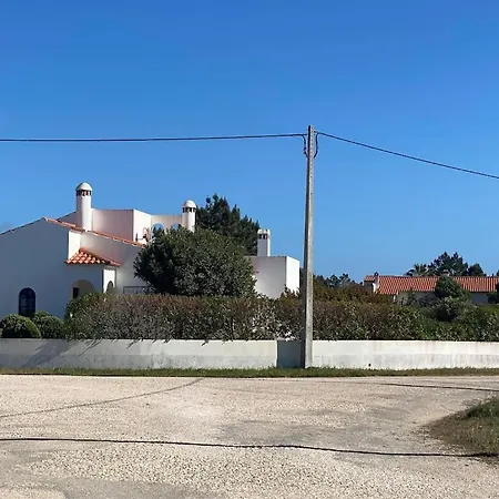 Mourisca Nyaraló *